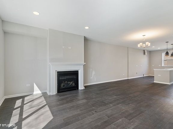 2nd image of 3151 N Karlov Ave #1-4