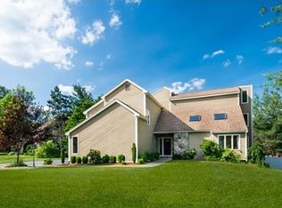 17 Morse Farm Ln, Holliston, MA 01746