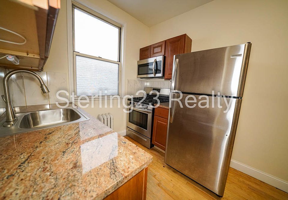 1st image of 3061 33rd St #3B