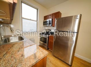 3061 33rd St #3B, Astoria, NY 11102
