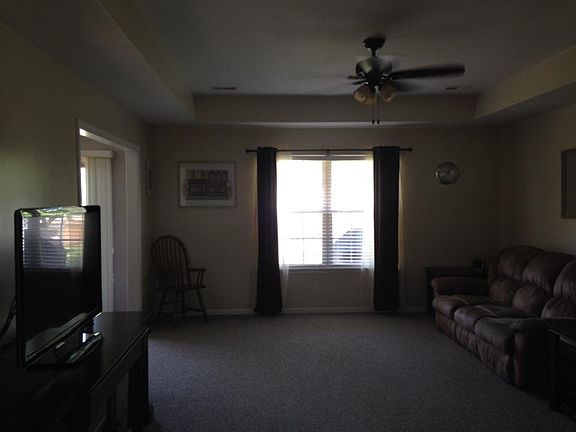5th image of 629 Woodland Park Dr