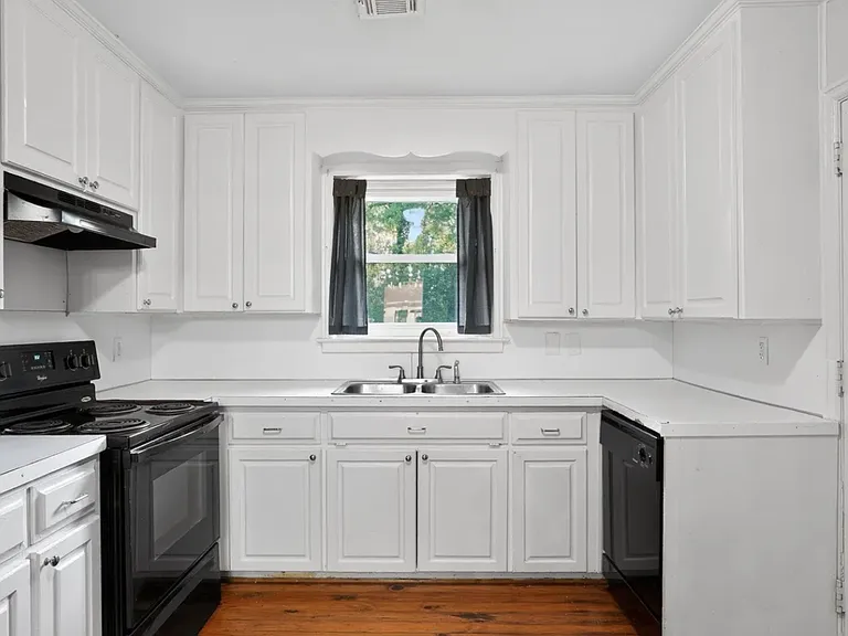 125 Marlborough St — Photo 3