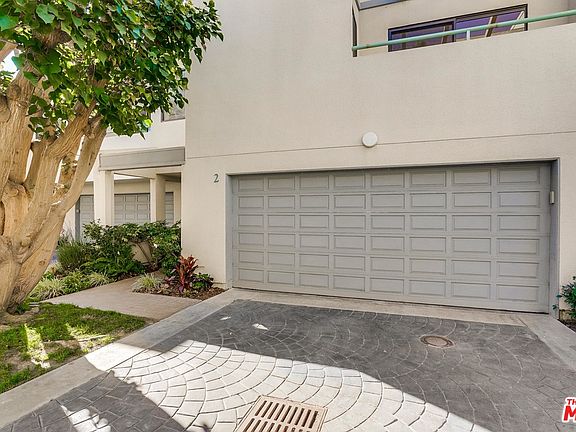 4th image of 10 Ocean Park Blvd Unit 2