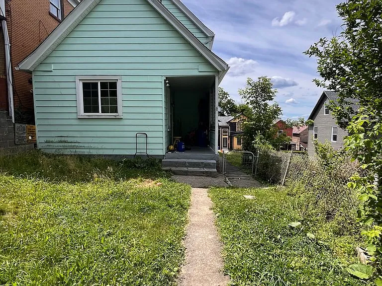 109 Kenova St — Photo 26