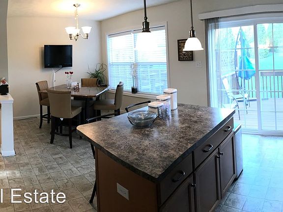 3rd image of 403 Birchwood Ln