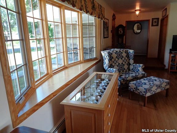 5th image of 5 Edgewood Dr
