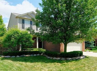 10153 E Avondale Cir, Ypsilanti, MI 48198