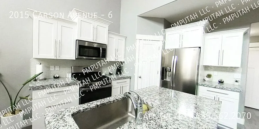 3 bed, 2.5 bath, 2049 sqft, $2,500 — Photo 3