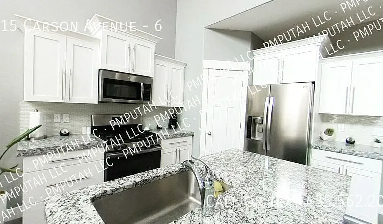 2015 Carson Ave #6 — Photo 3