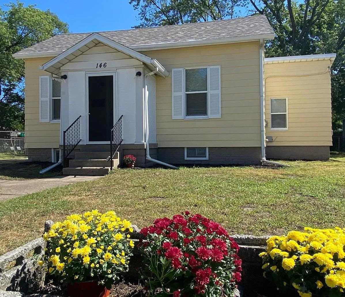 146 Hendricks St photo 1