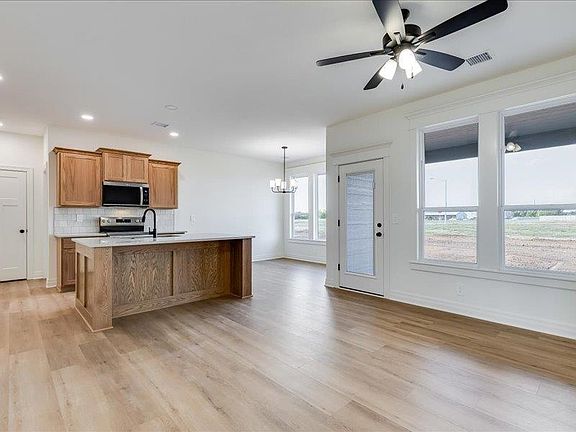 3rd image of 114 E Hickam St