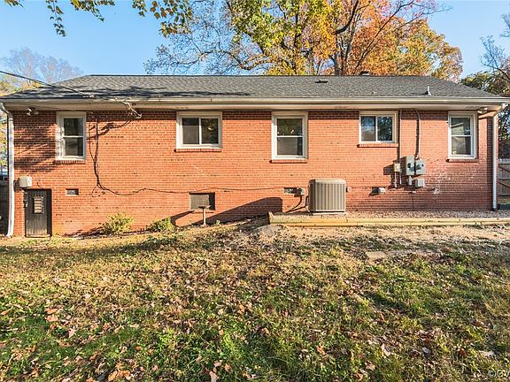 4th image of 6338 Stonybrook Dr