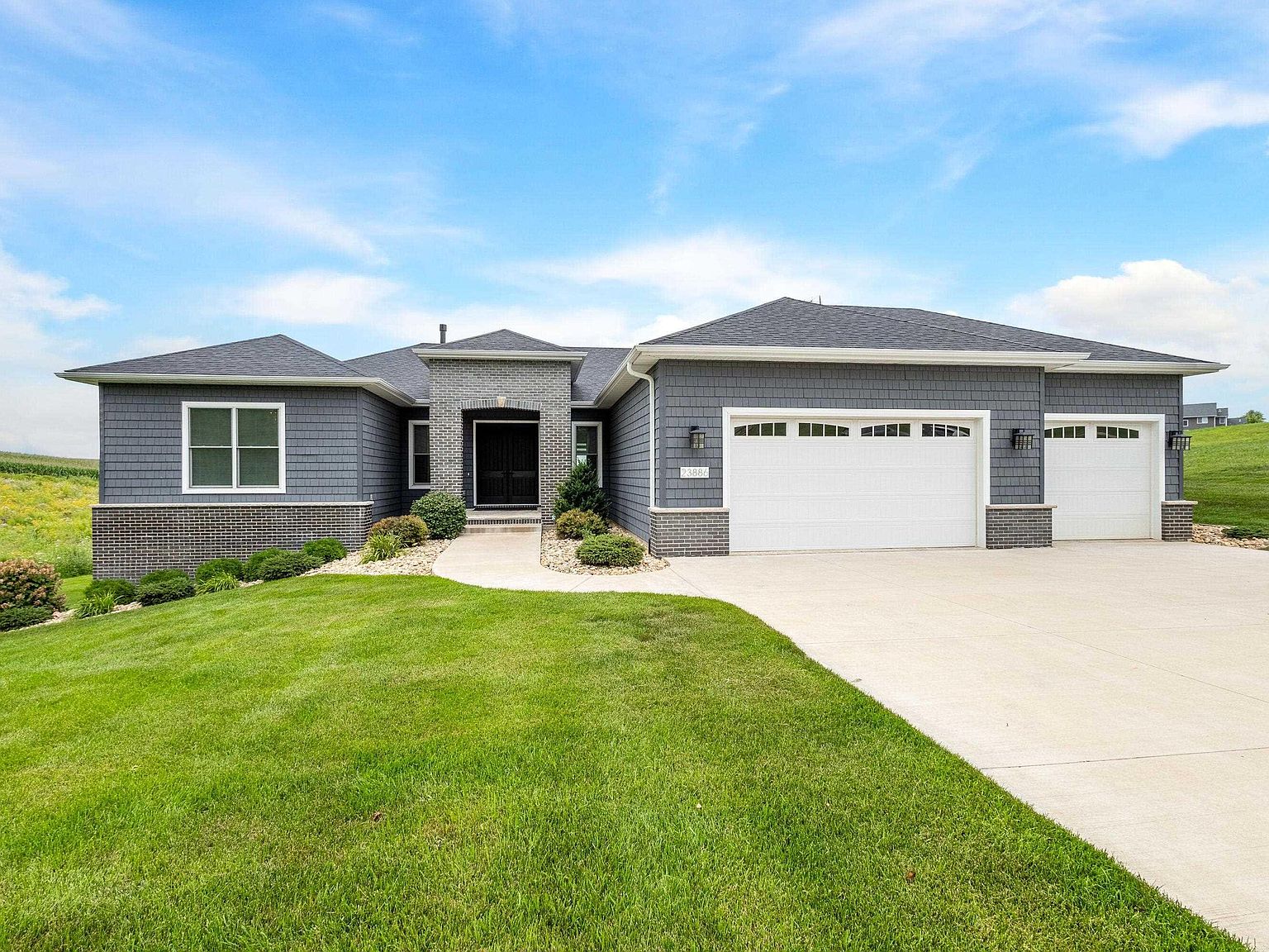 23886 281st Ave, Le Claire, IA 52753 Zillow