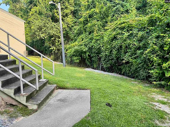 4th image of 448 Deerwood St APT 4C
