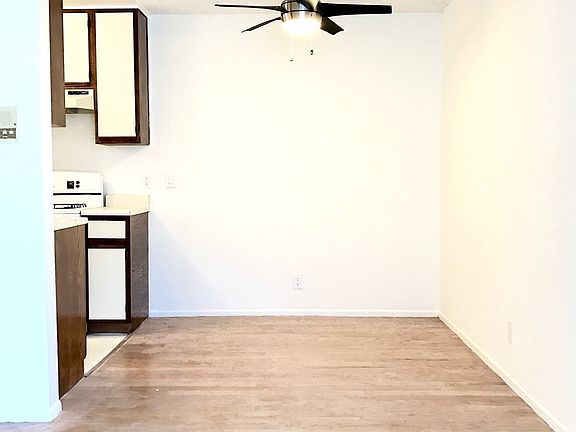 2nd image of 922 N Hudson Ave APT 4