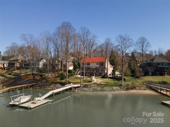170 W Maranta Rd, Mooresville, NC 28117