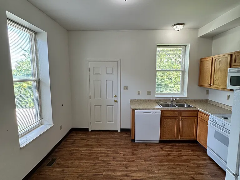 440 Boggs Ave #1 — Photo 4
