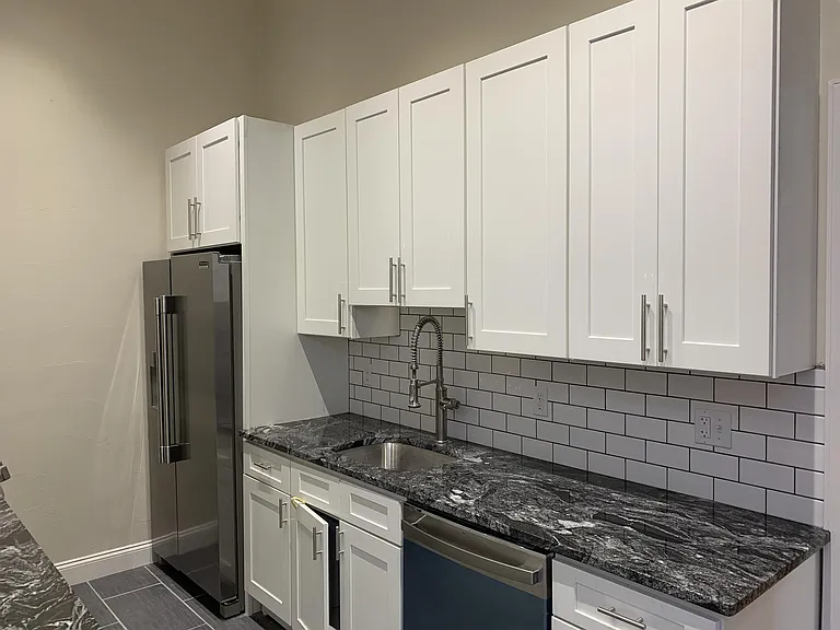 4028 Liberty Ave #2 — Photo 4