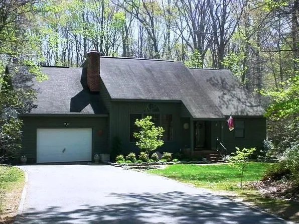 7402 Church Ln, Toano, VA 23168