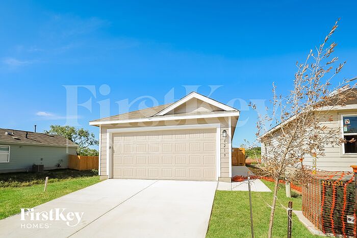 1st image of 8219 Piedra Medina