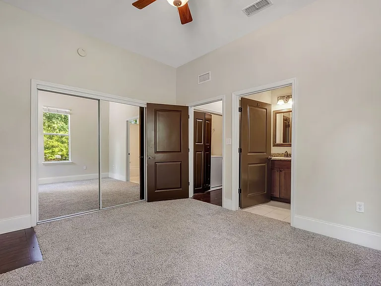 380 E Bradford Rd — Photo 13