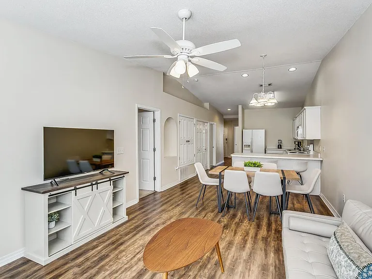7101 Joy St #H7 — Photo 8