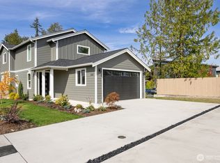 225 N 54th Pl, Mount Vernon, WA 98273