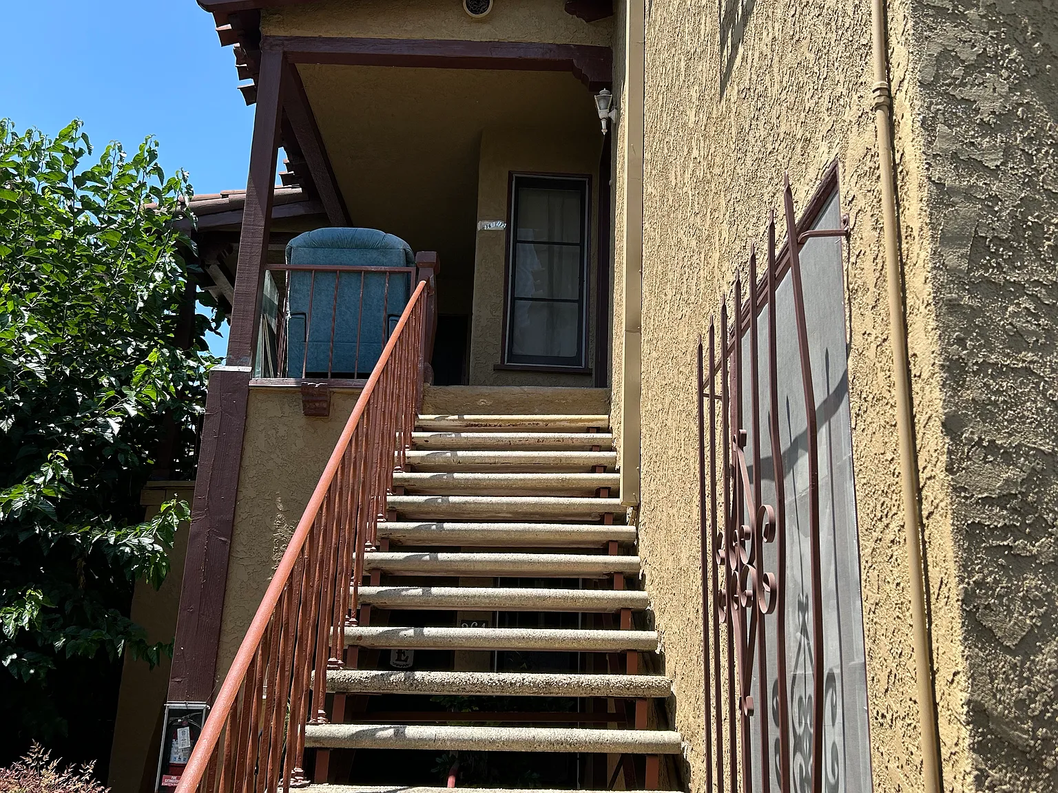 355 Orange Ave — Photo 2