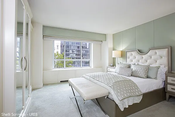 Sold by (Legacy) Shelli Scrimale, LREB | media 4