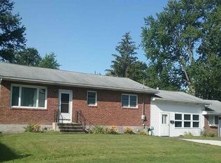 15 New Hampshire Ave, Rensselaer, NY 12144