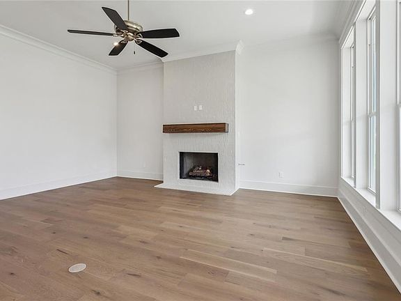 4th image of 595 Night Heron Ln