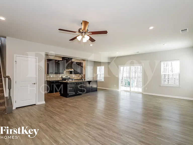1207 Harkey Creek Dr — Photo 8