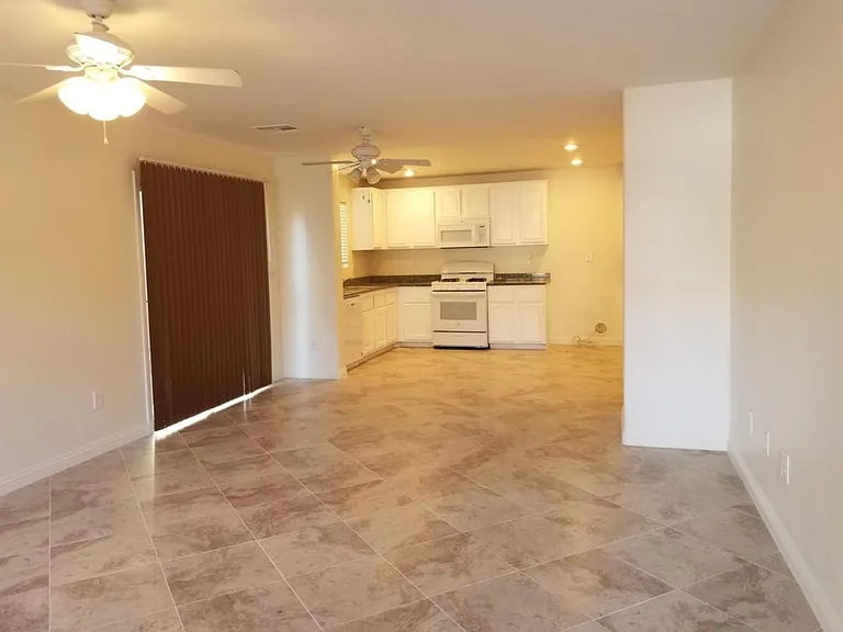 4208 Perfect Drift St — Photo 2