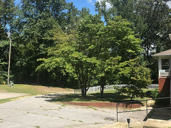 3rd image of 2100 E Broad St