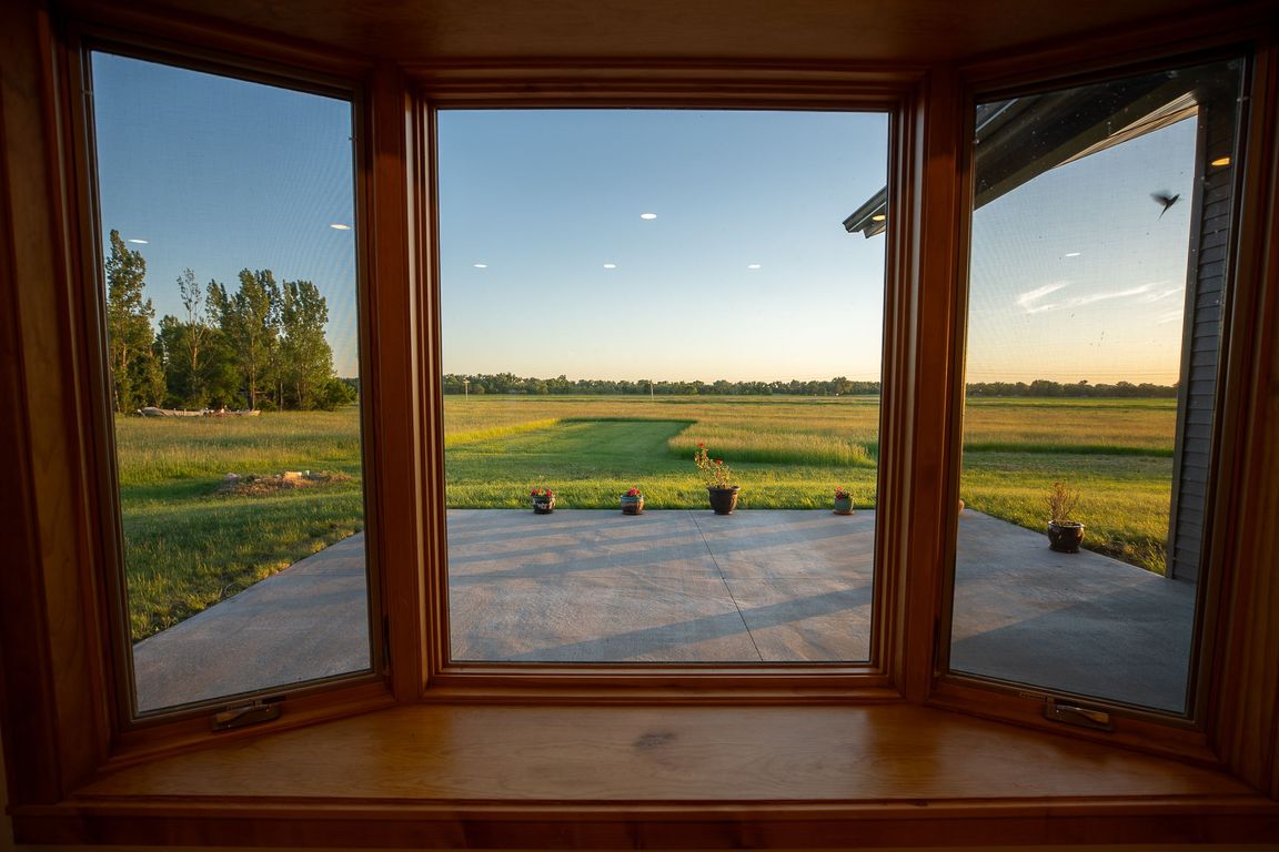 5400 Falconer Dr, Bismarck, ND 58504 MLS 4014032 Zillow