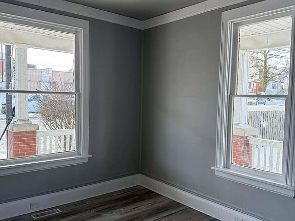 4th image of 3724 Walnut St #A