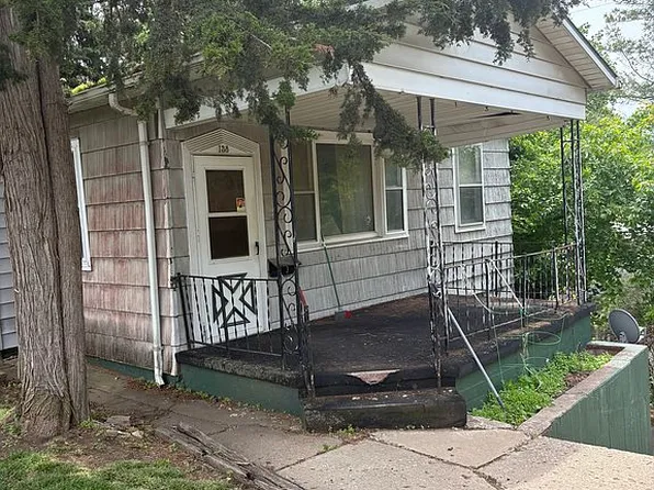 138 Chartres St, La Salle, IL 61301