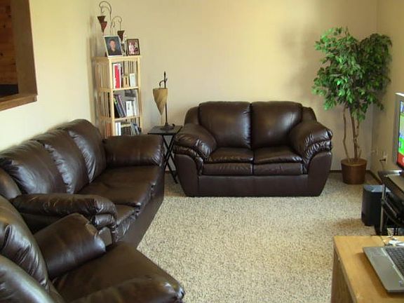 5th image of 2711 E Elizabeth Blvd
