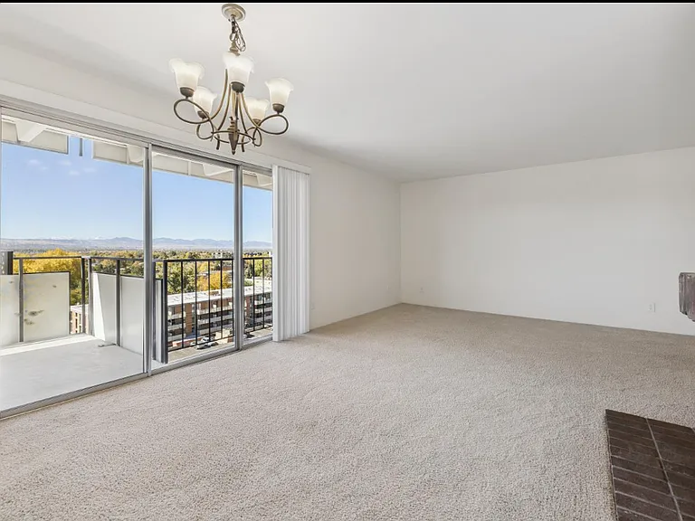 Post House Apartments — Photo 14