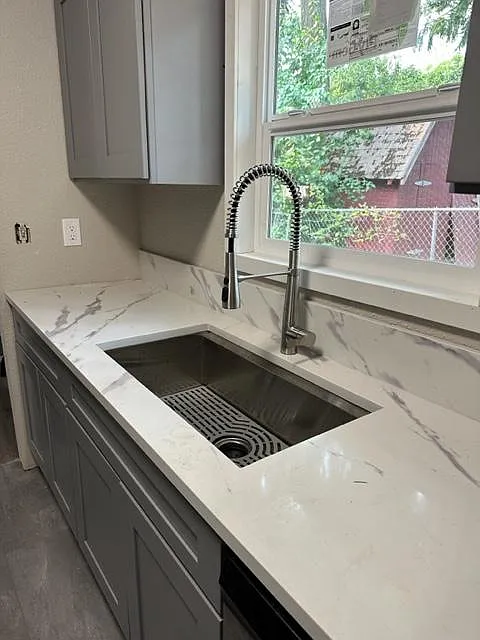 3 bed, 1136 sqft, $2,600 — Photo 4