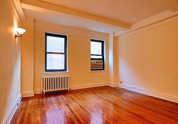 3rd image of 11 Waverly Pl APT 8l