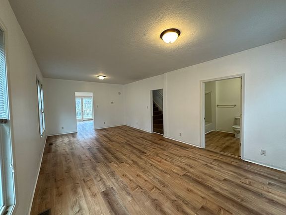 3rd image of 111 S Linden St APT 1