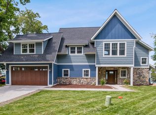 29026 Glader Blvd, Lindstrom, MN 55045