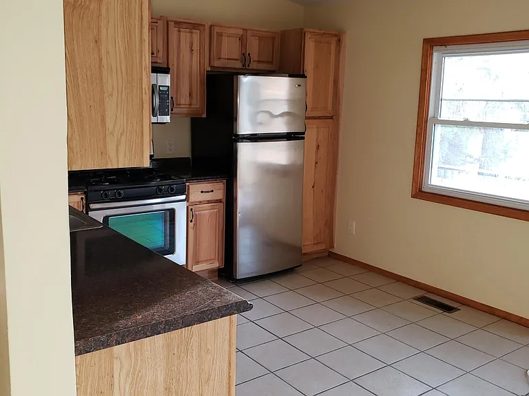 29565 W Jefferson Ave #5 — Photo 5