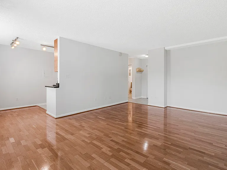 1730 Arlington Blvd — Photo 10