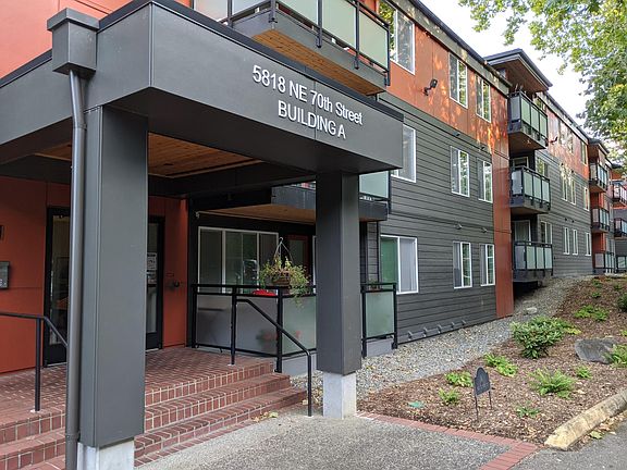 2nd image of 5818 NE 70th St