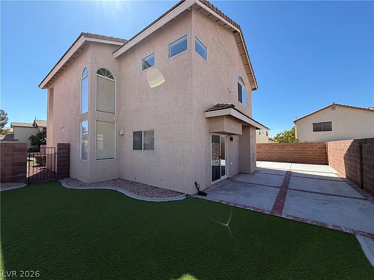 2456 Sheltered Meadows Ln — Photo 35