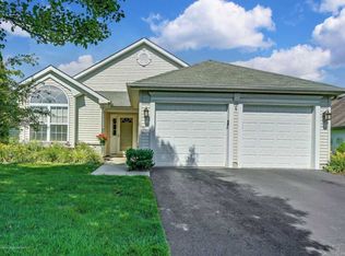 19 Wellington Ln, Lakewood, NJ 08701