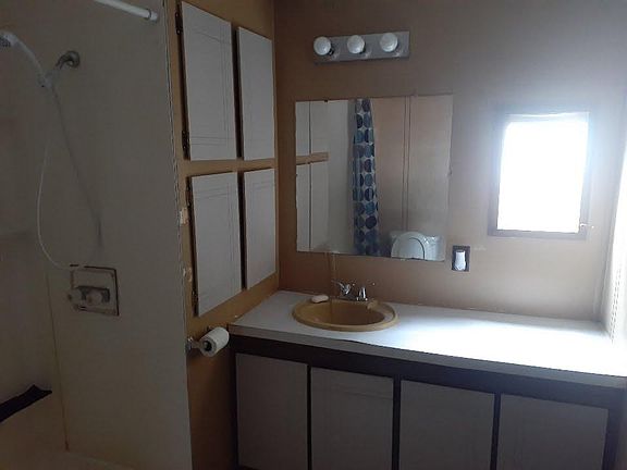 3rd image of 602 Cole St Lot 108