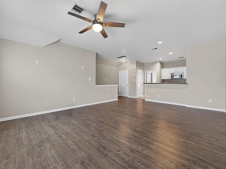 1317 Paige St — Photo 15